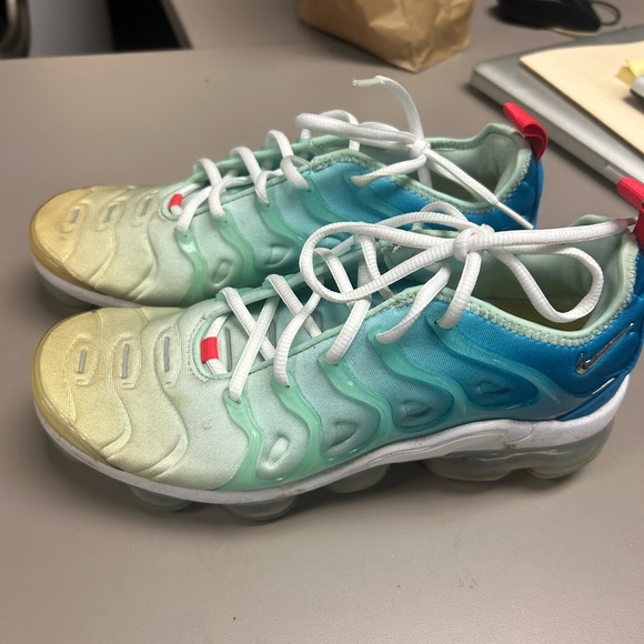 Nike Shoes - Gradient Women's Sneakers